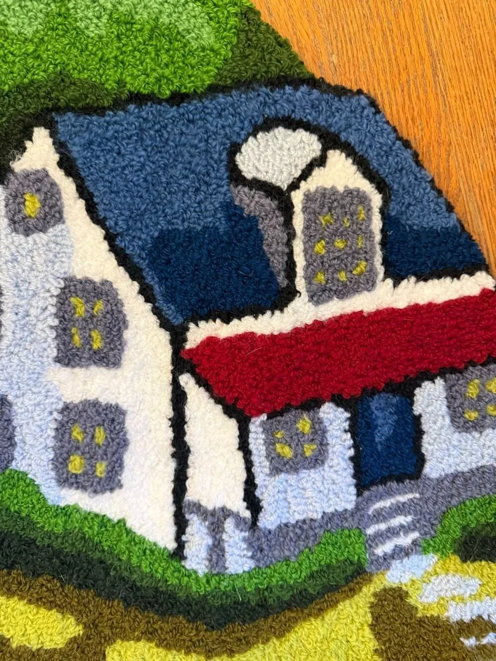 Lighthouse Tight Weave Area Rug EUC